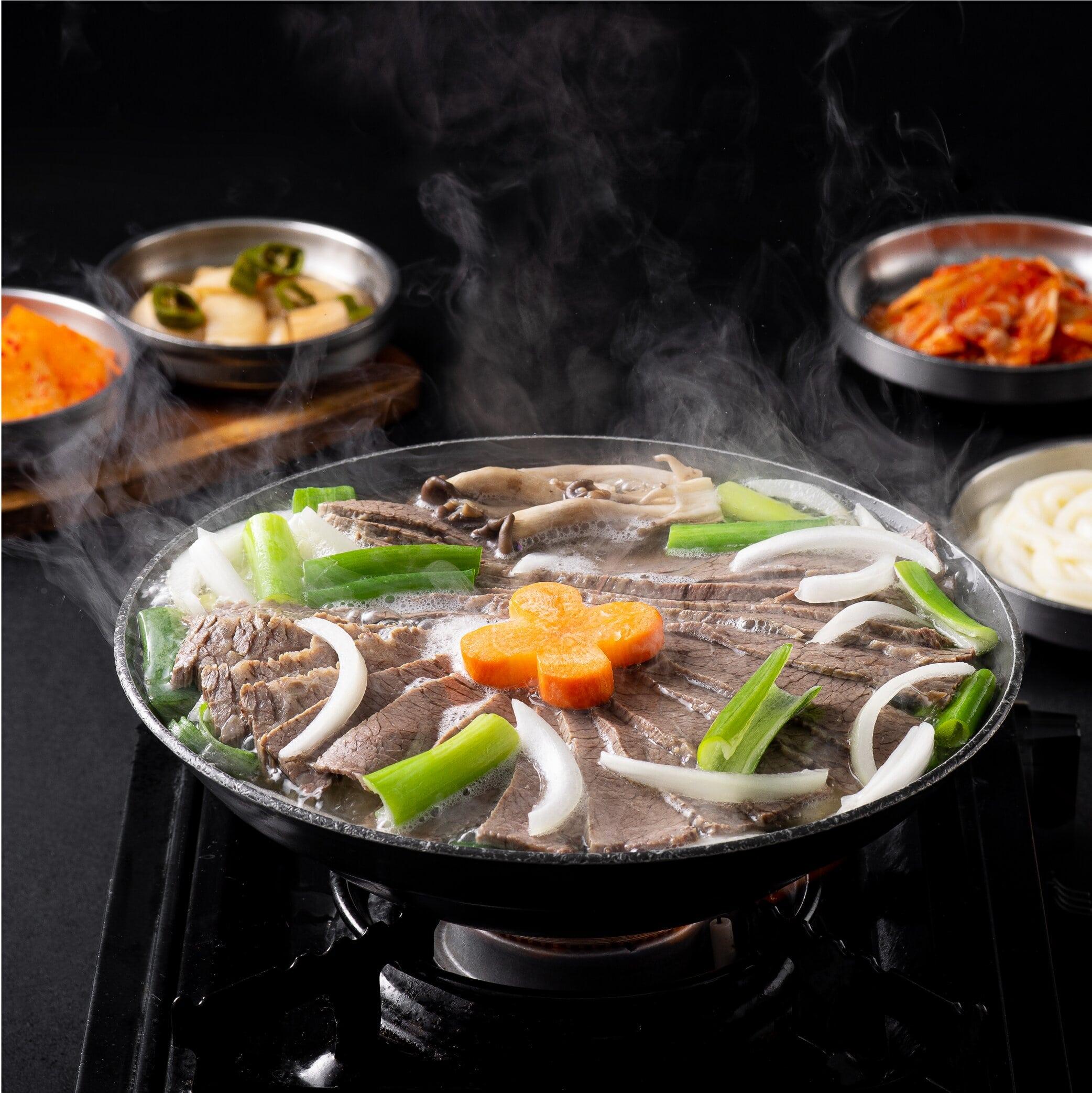 牛腩湯火鍋$388(2人份);$588(3-4人份)