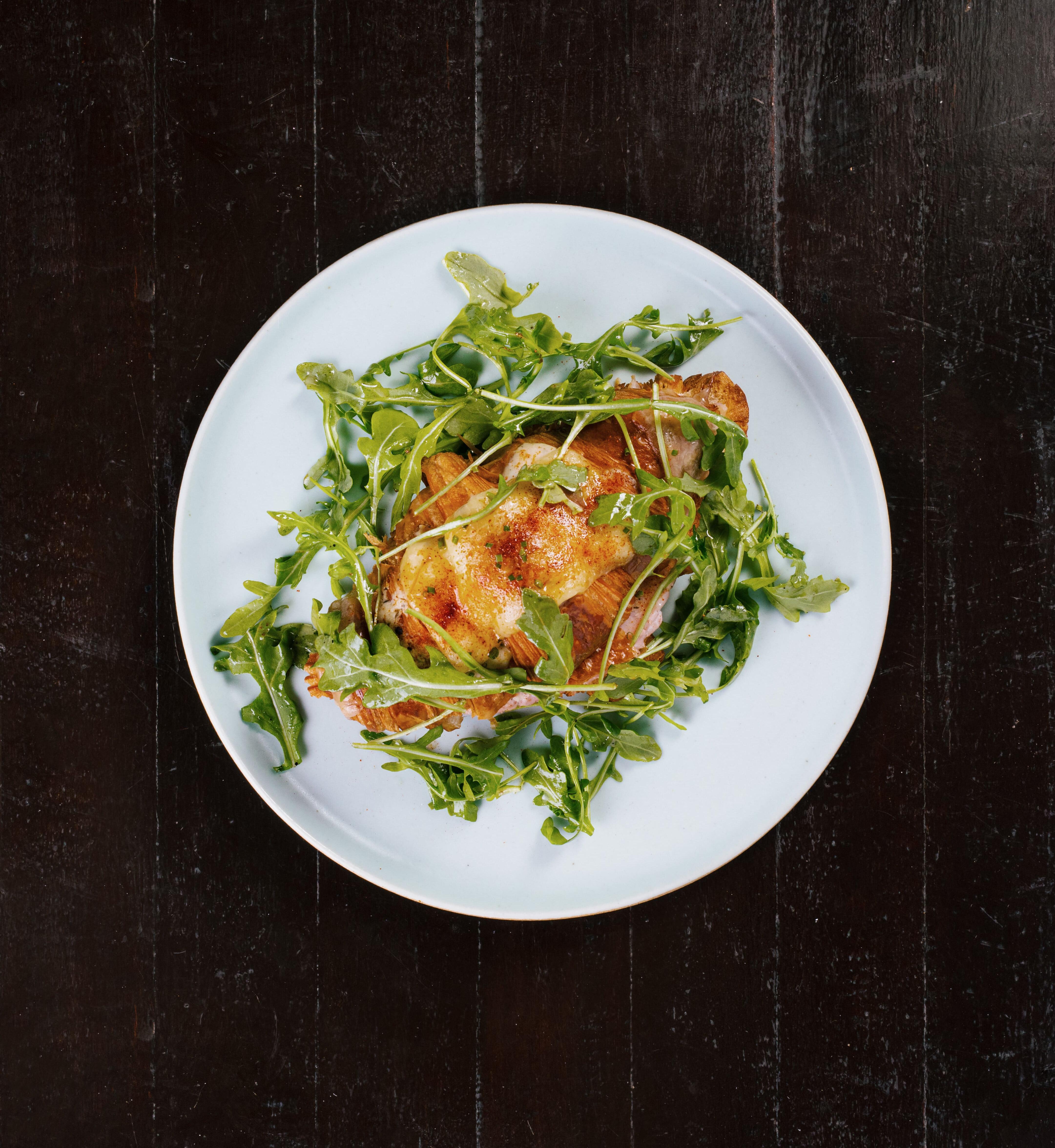 特色牛角包多士