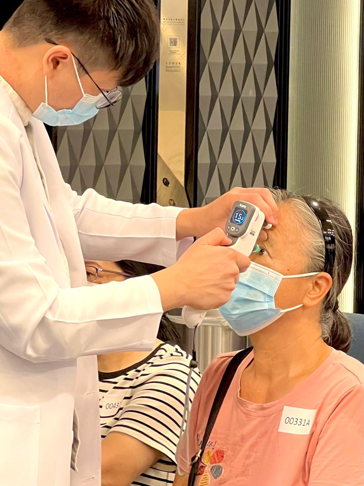 奧比斯及港大醫學院公布 「視」不宜遲免費青光眼篩查計劃擴至全港。(官方圖片)