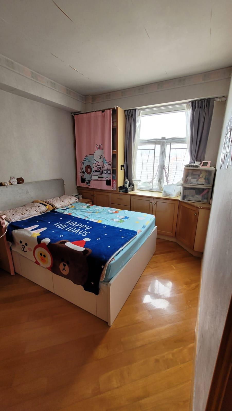 主人房可三邊下床。