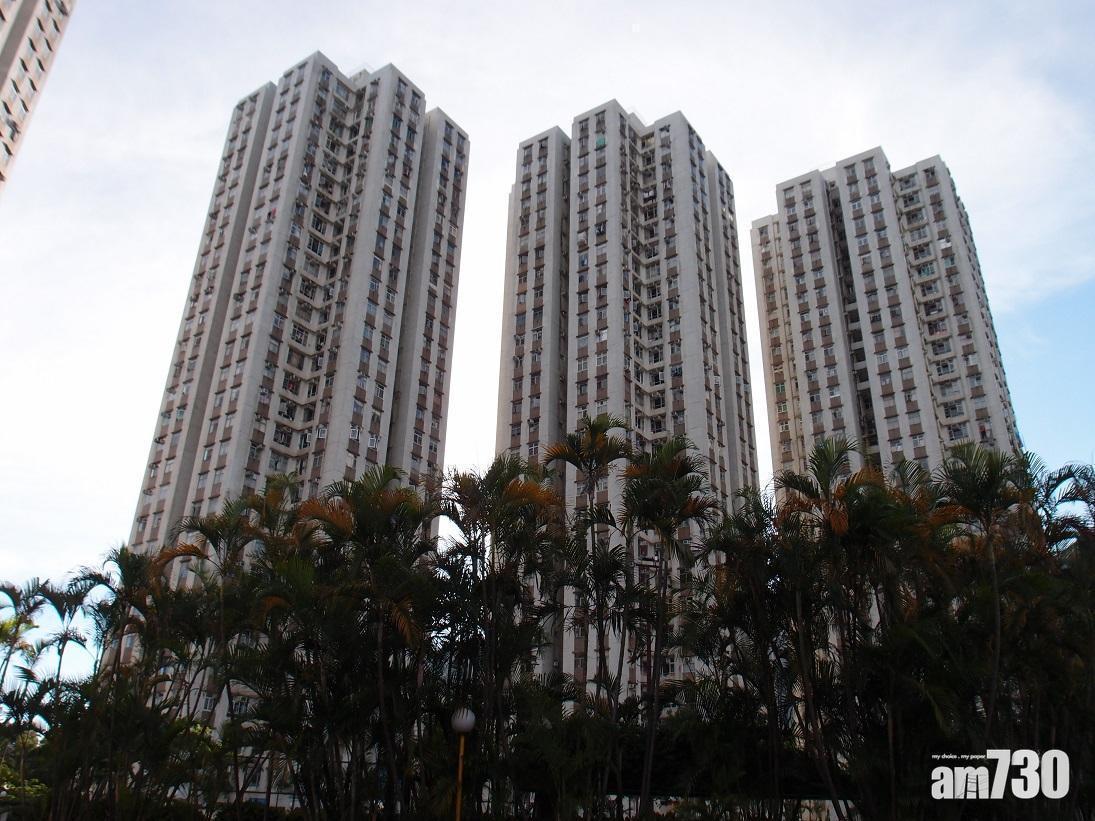 屯門碼頭區臨海居屋美樂花園,鄰近輕鐵美樂站,屋苑自設商場,日常生活便利。(資料圖片)