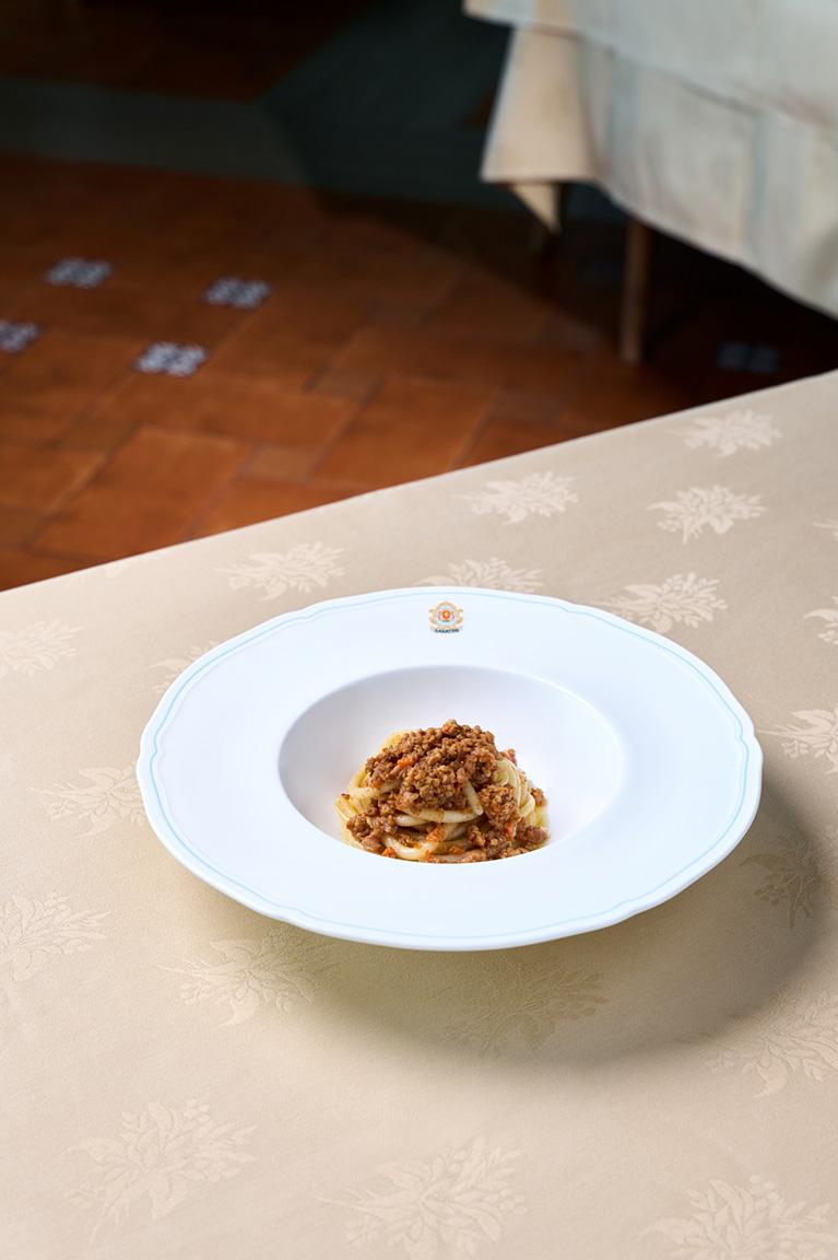 自家製粗意大利麵配傳統燴鴨肉