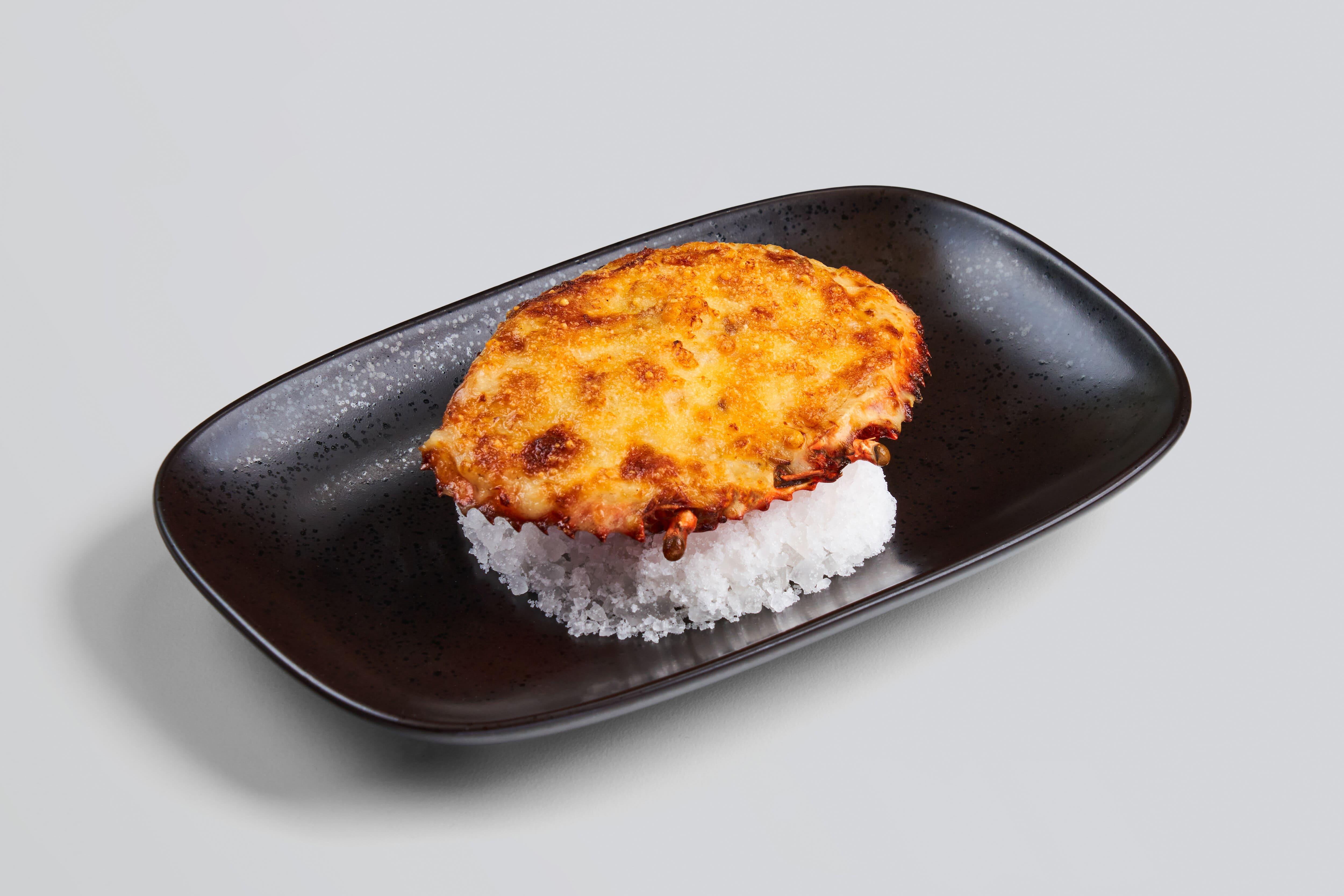 芝士焗蟹蓋$168 加入巴馬臣芝士同焗,芝士拉絲芝味香濃。