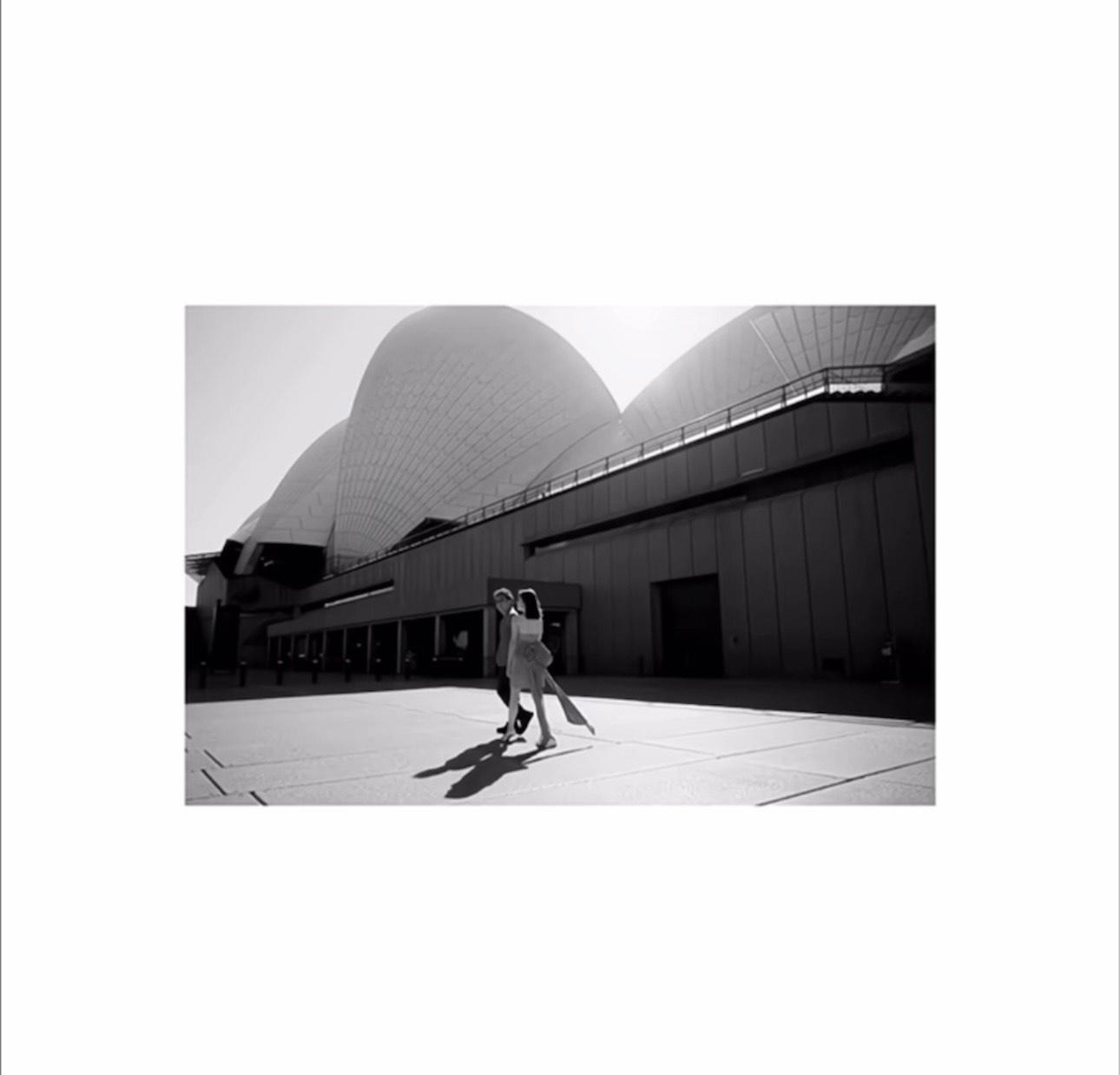 蔣家旻註冊的造型相對簡單低調。