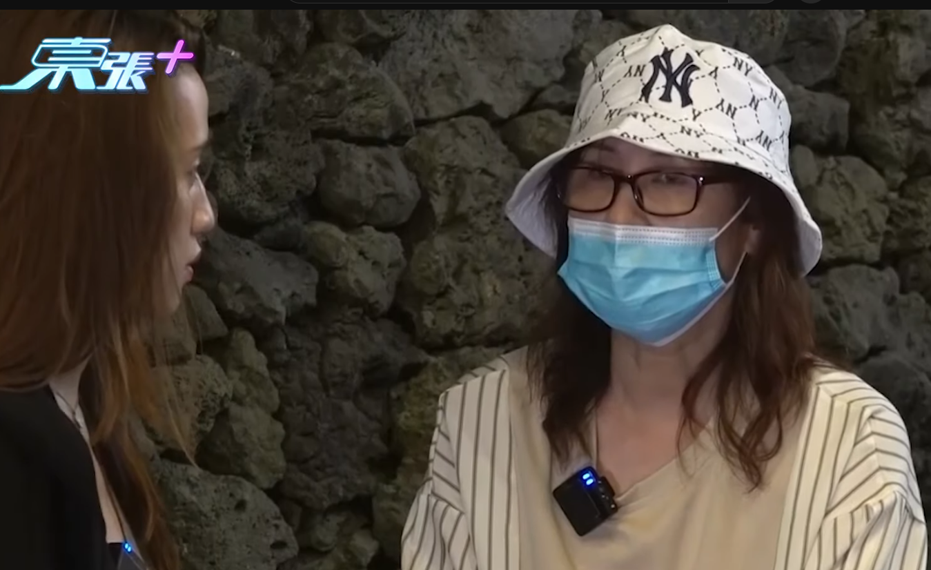 劉太憶述當時拍泡泡池時,沒留意後面有數個沒穿衣服的人,所以不小心把她們拍進去。《東張西望》截圖