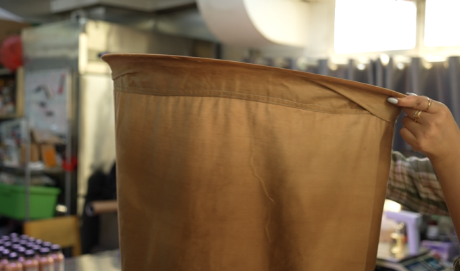 茶袋密度太高茶香便不能散發,太疏又會有茶粉跌落,所以布料亦是Gina親自到布行挑選。攝:林靄怡