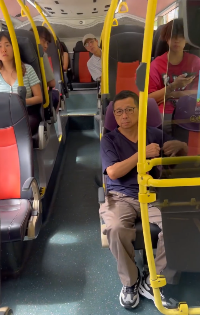 影片可見當時下層有多位乘客注視事件(Threads)