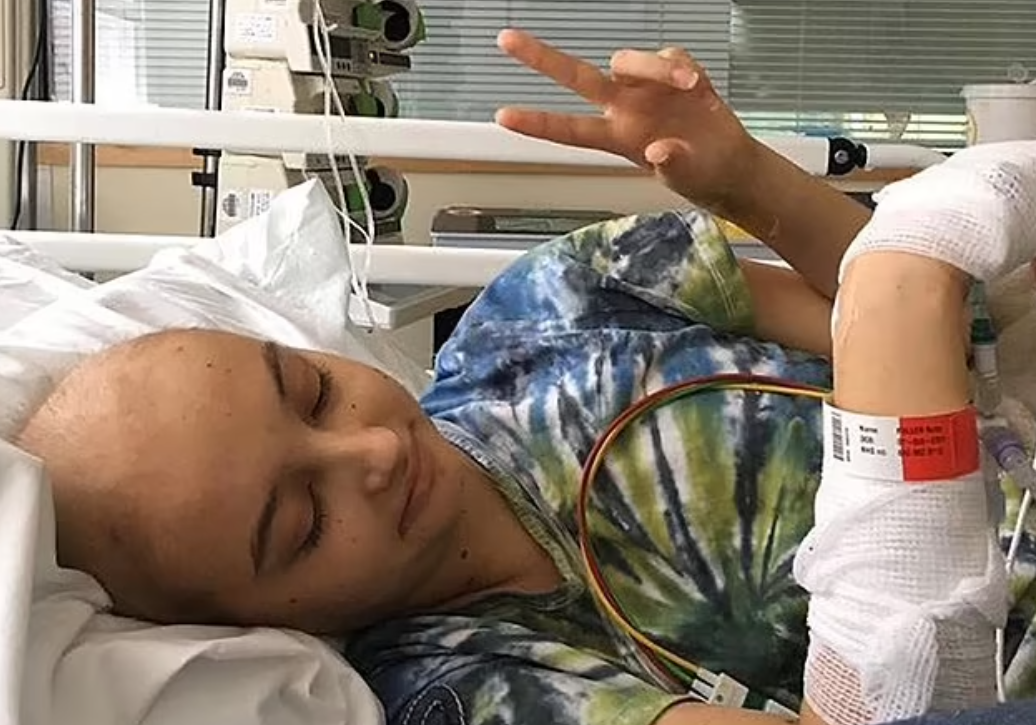 Fuller曾勇敢面對病情,敵終不敵癌魔。(互聯網)