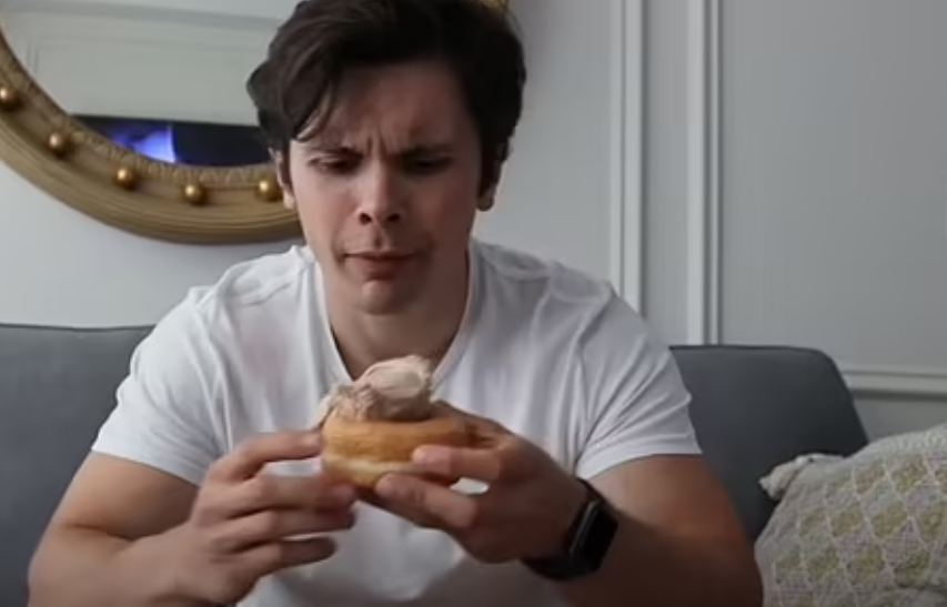 Tennyson連吃50小時超加工食品。(互聯網)