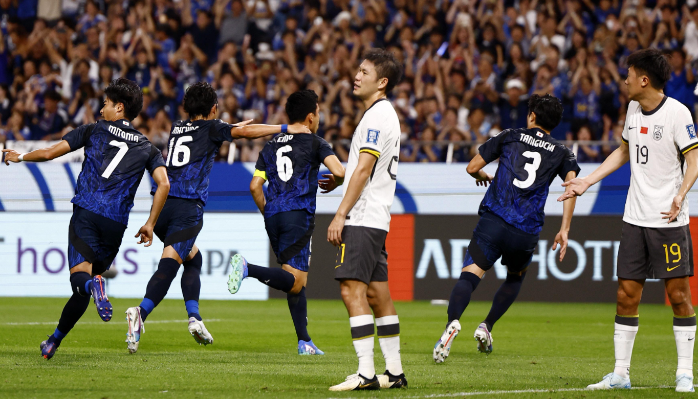 國足在18強賽頭兩仗均告負,先作客不敵日本0:7(圖),再在主場打多一人以1:2反負沙特阿拉伯。(路透社資料圖片)