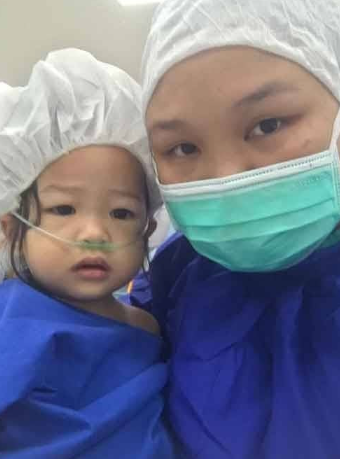 僅19個月大的Daneen不幸患上卵巢癌。(互聯網)