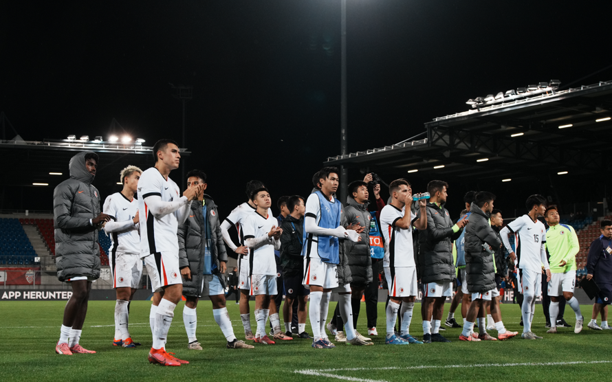 香港足球代表隊於出戰歷來首場作客歐洲國際友賽列支敦士登隊,有逾300名香港球迷遠道入場打氣 (足總圖片)