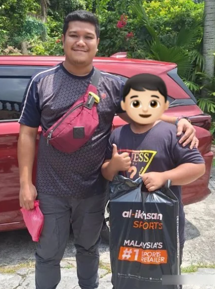 有善心網民向阿爾曼送上正版球鞋。(互聯網)