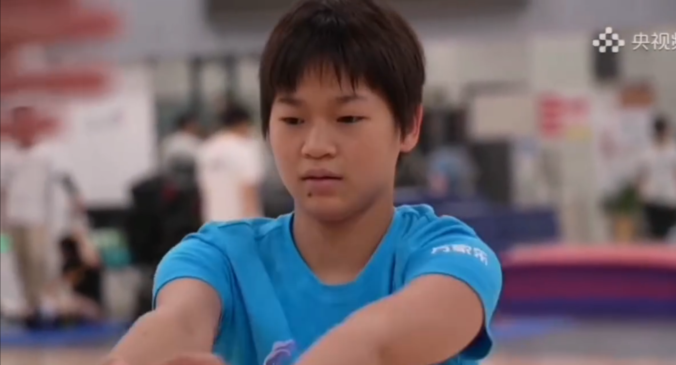 全紅嬋臉部明顯「圓了一些」,身體也沒之前苗條。 影片截圖