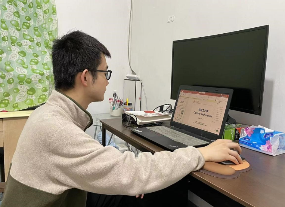 「網課一代」2022年至2024年屆大學生,畢業求職時被不少企業以「不接收『疫情班』」為由拒聘用 (網上圖片/資料圖片)