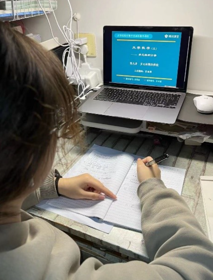 「網課一代」2022年至2024年屆大學生,畢業求職時被不少企業以「不接收『疫情班』」為由拒聘用 (網上圖片/資料圖片)