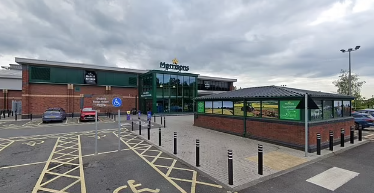 片段攝於特倫特河畔斯托克Stoke-on-Trent的一間連鎖超市Morrisons。(互聯網)