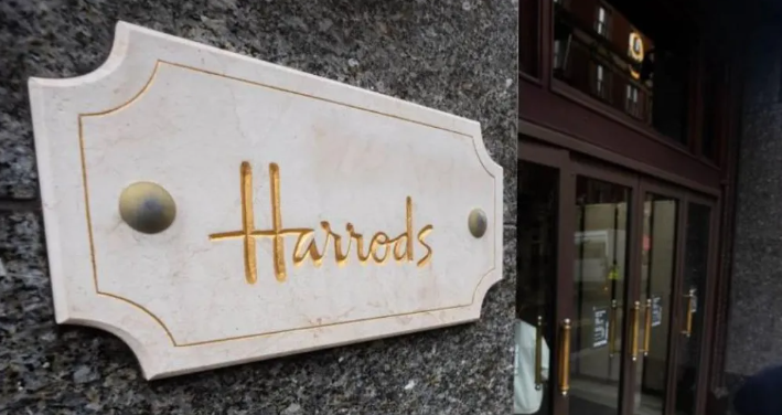 當日女童家人被Harrods的建築深深吸引,不知她走失。(互聯網)