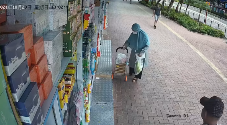 網上瘋傳一段「偷紙巾」的閉路電視片段 FB香港突發事故報料區及討論區