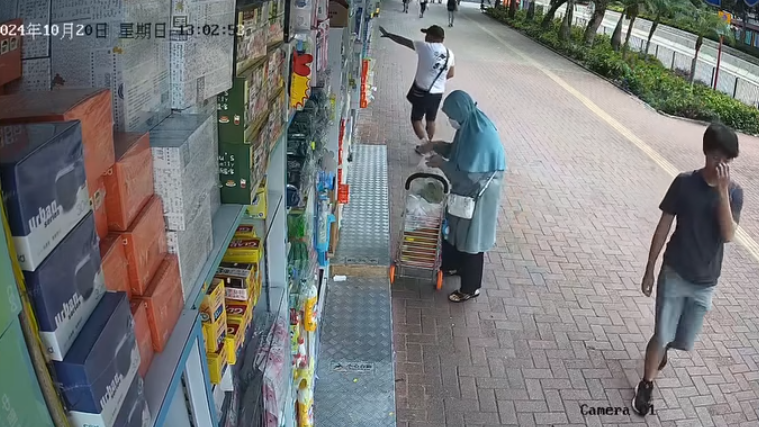 網上瘋傳一段「偷紙巾」的閉路電視片段 FB香港突發事故報料區及討論區