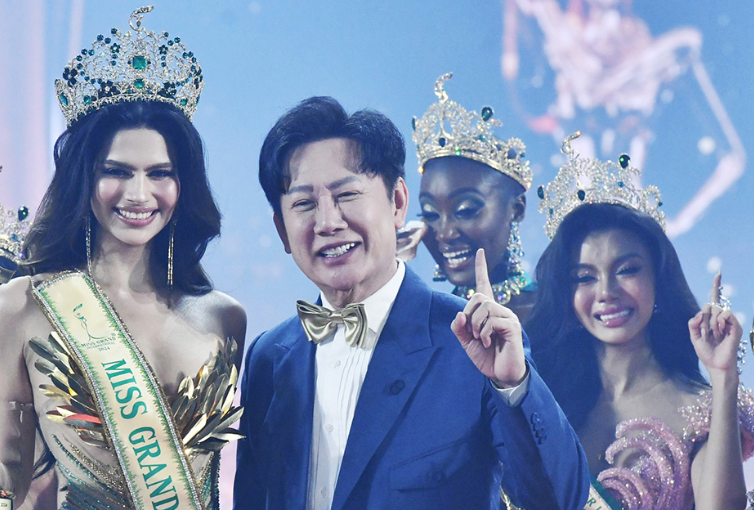 戴蘇寧(右)獲選季軍。(互聯網)