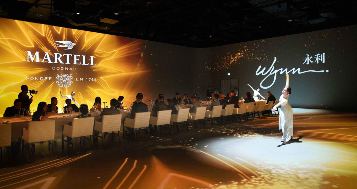 這場沉浸式體驗帶領賓客深入了解干邑的釀造工藝。