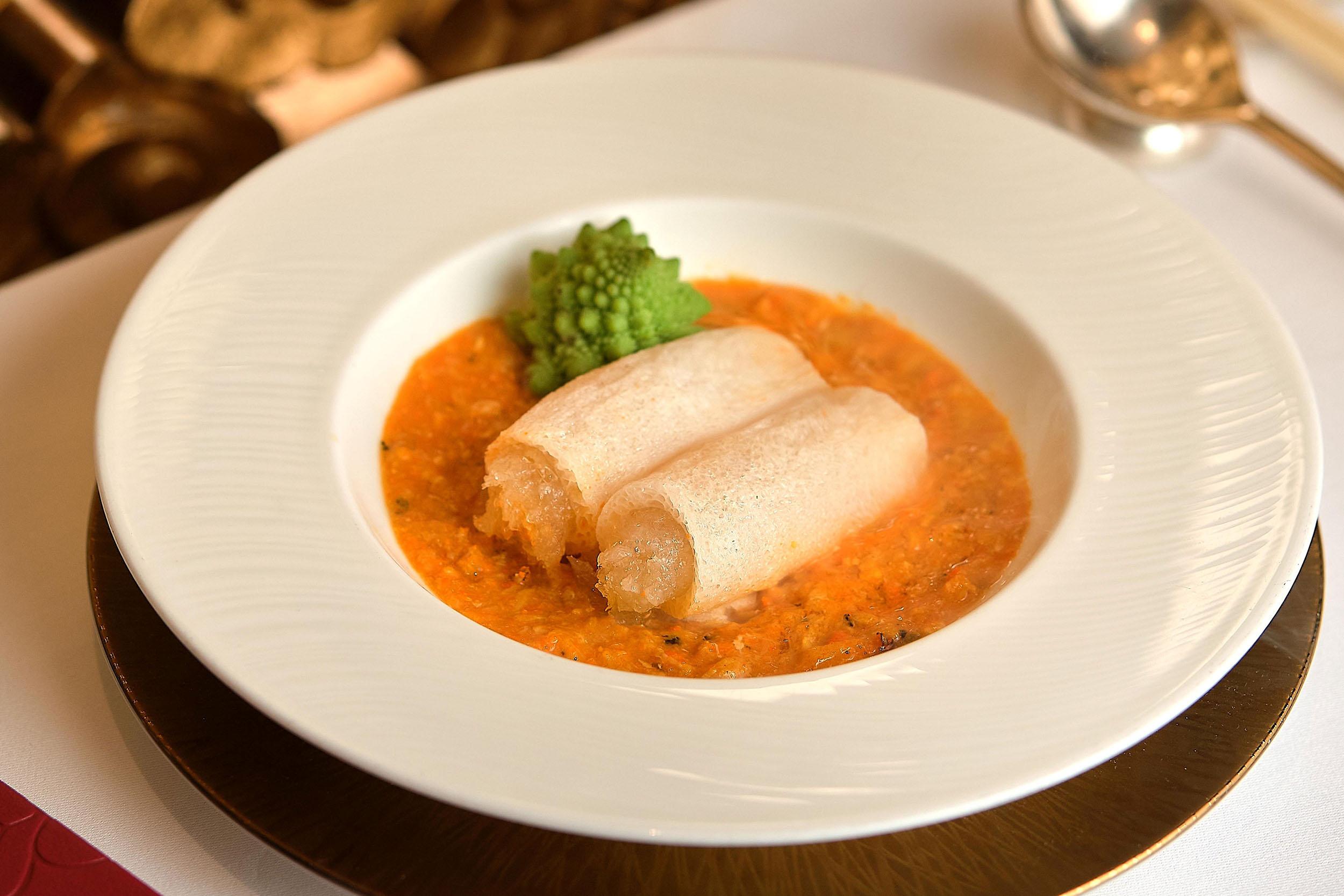 蟹粉竹笙釀燕窩