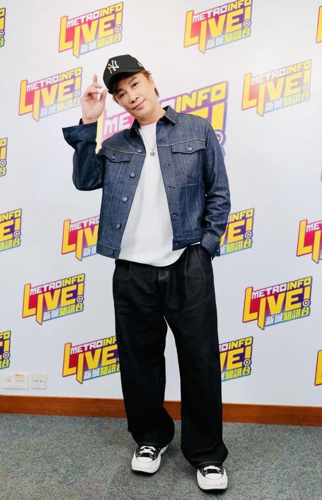 譚耀文預告明年一月前再推出新歌,並將搞粉絲聚會。