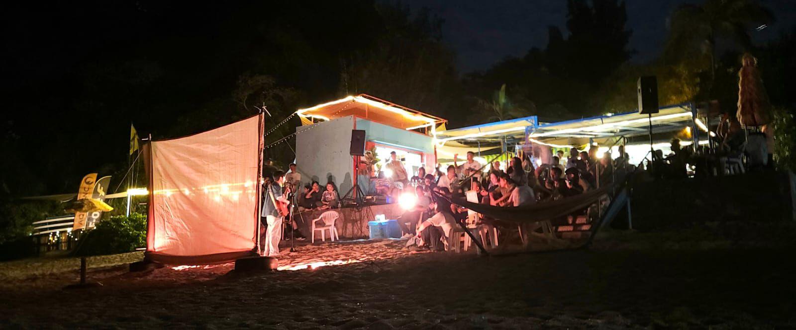 《野草》選擇在長洲興記士多舉行首映禮,給戲迷另一觀賞體驗。