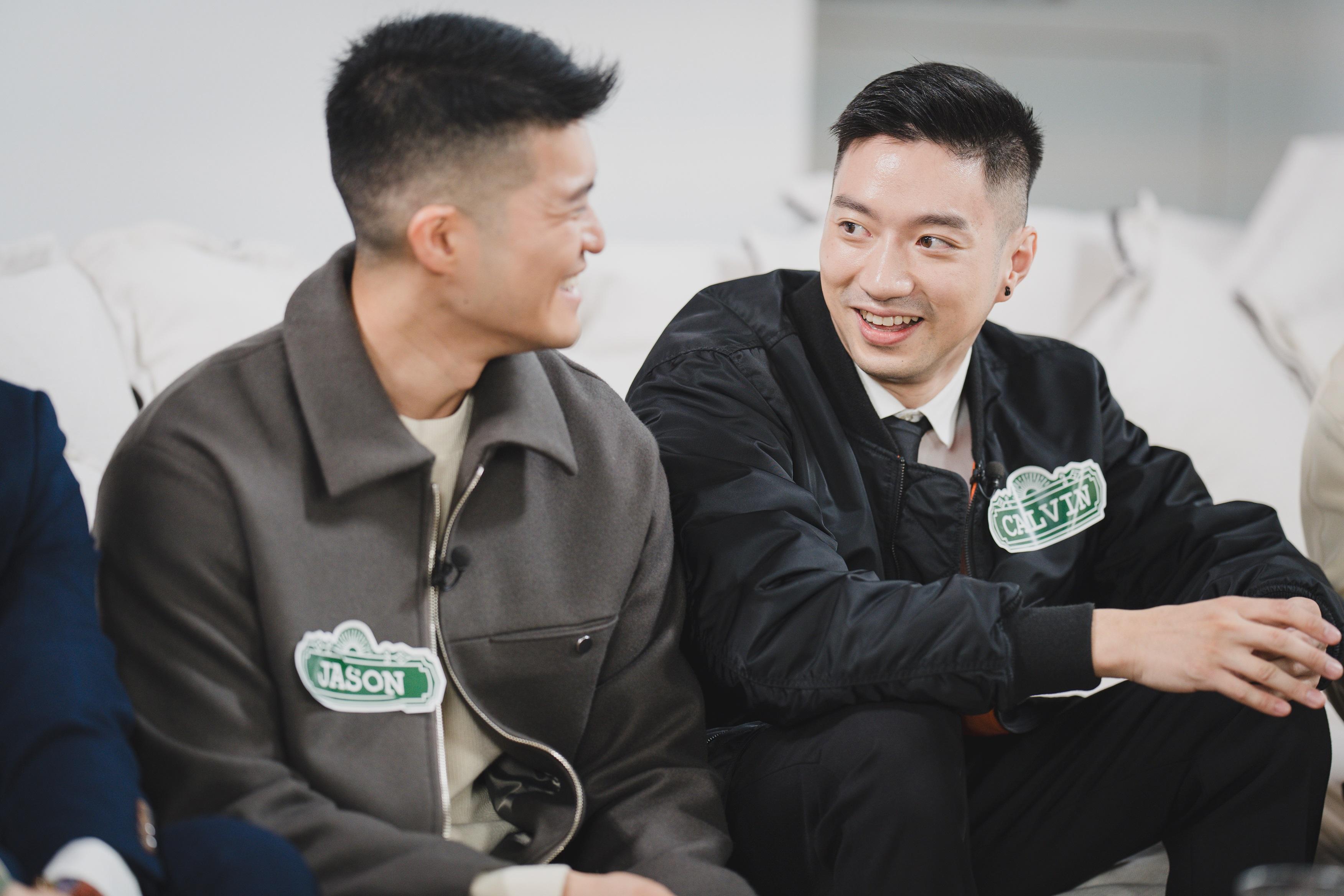 高顏值的Calvin(右)獲眾參加者一面倒垂青。