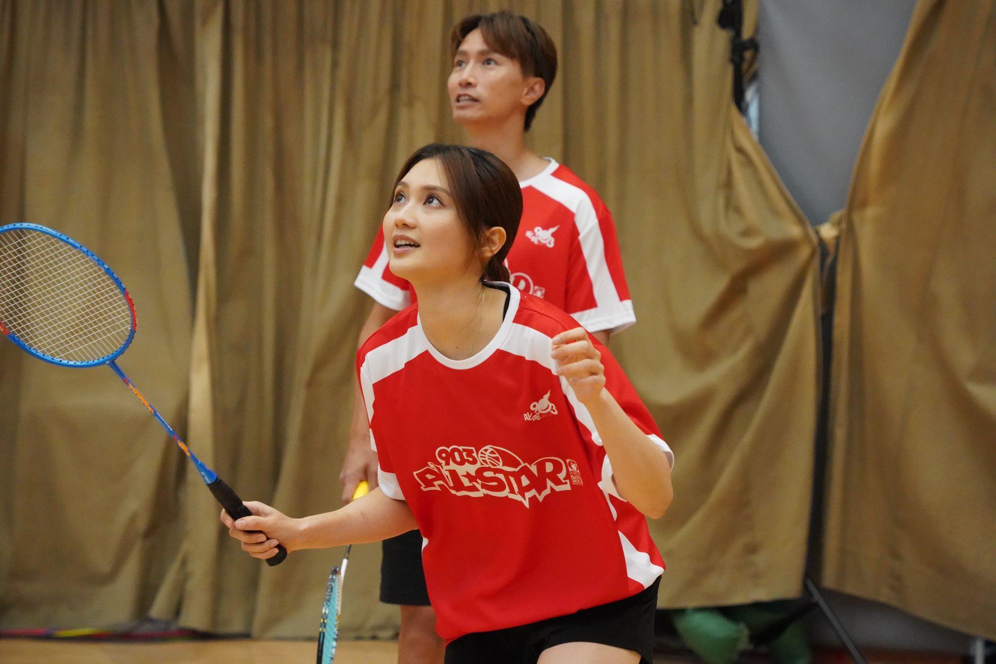 熱愛羽毛球的陳柏宇與新手黃妍組隊出戰雙打比賽。
