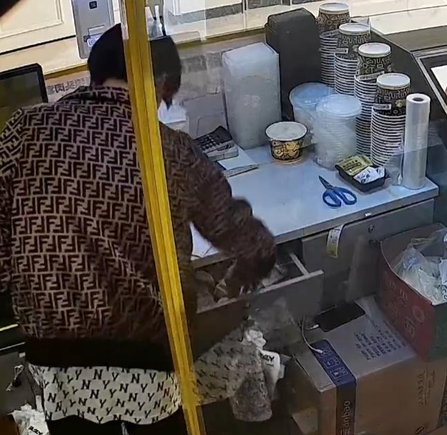 再作深一步調查發現被盜店鋪不止一間商店,竟然多達8間。(微博)