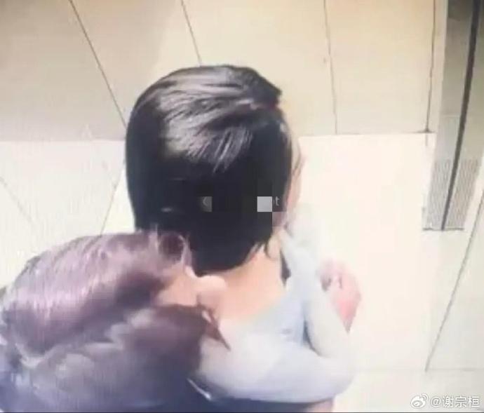 丈夫網上大爆妻子與學生出軌行為,並將他們開房片段曝光。(微博)