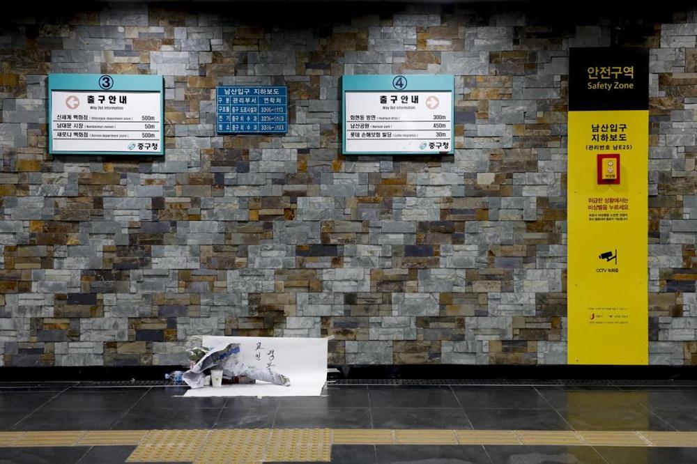 由於死者負責清掃該段地下通道,不少商家都指出曾經見過兩人發生衝突。(網上圖片)