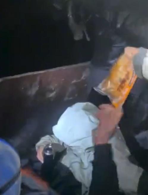 救援人員表示,4人在途中天氣突變遇難,其中2人獲救,2人遇難。(微博)