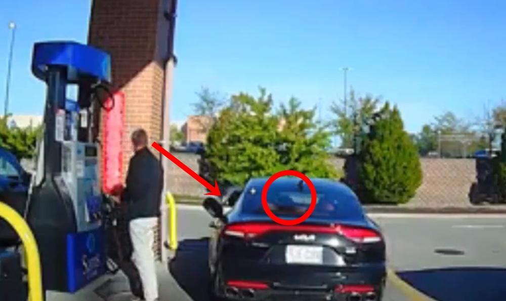 車主聽到車門關上的聲音,曾循聲望去,但他未有察覺異狀。(X)