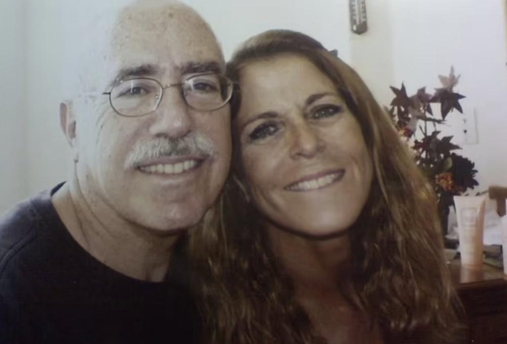 Yvonne逐漸冷靜下來,最後奇蹟把飛機安全降落在機場。(X)