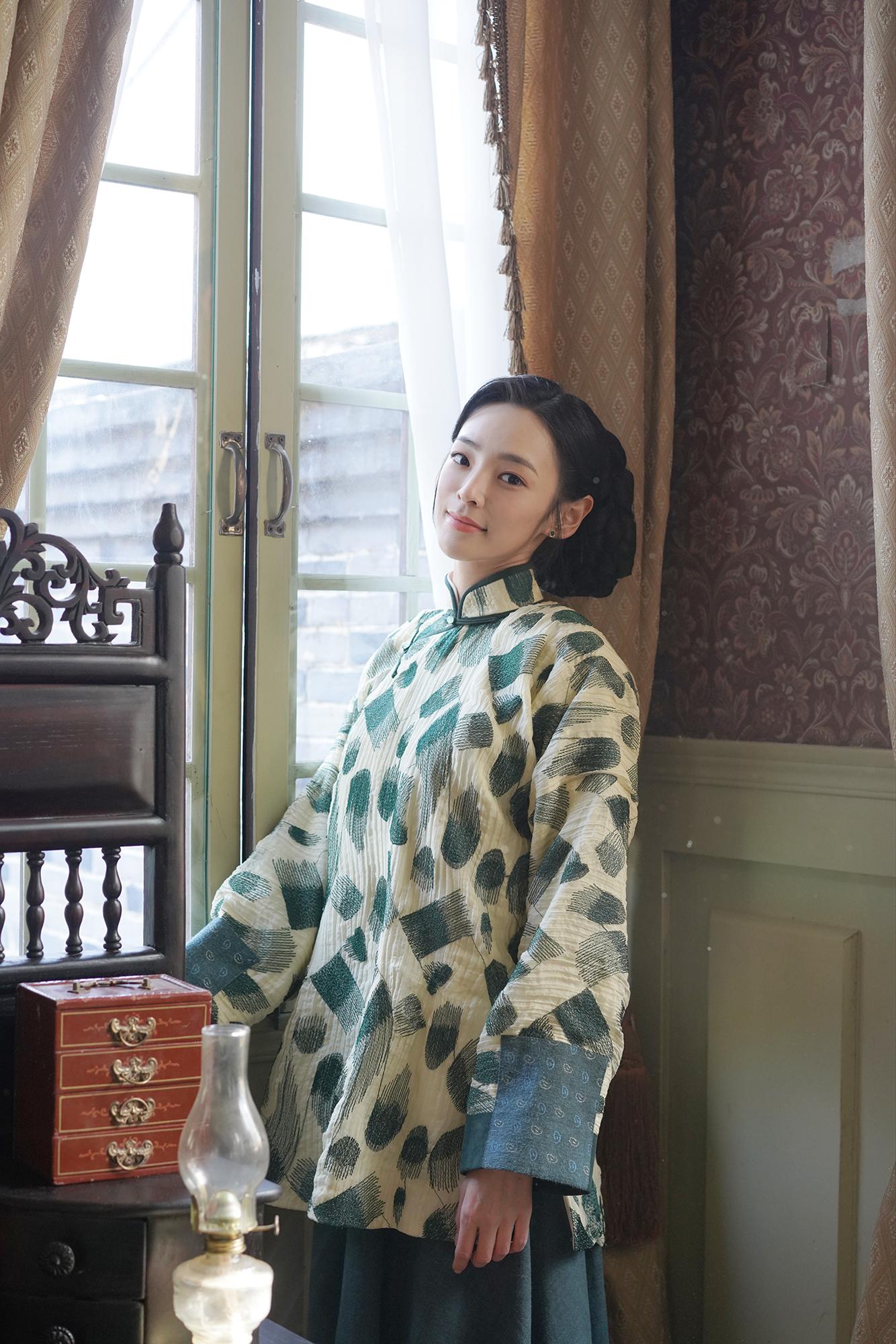 陳楨怡民初Look又真係幾靚同幾有年代感。