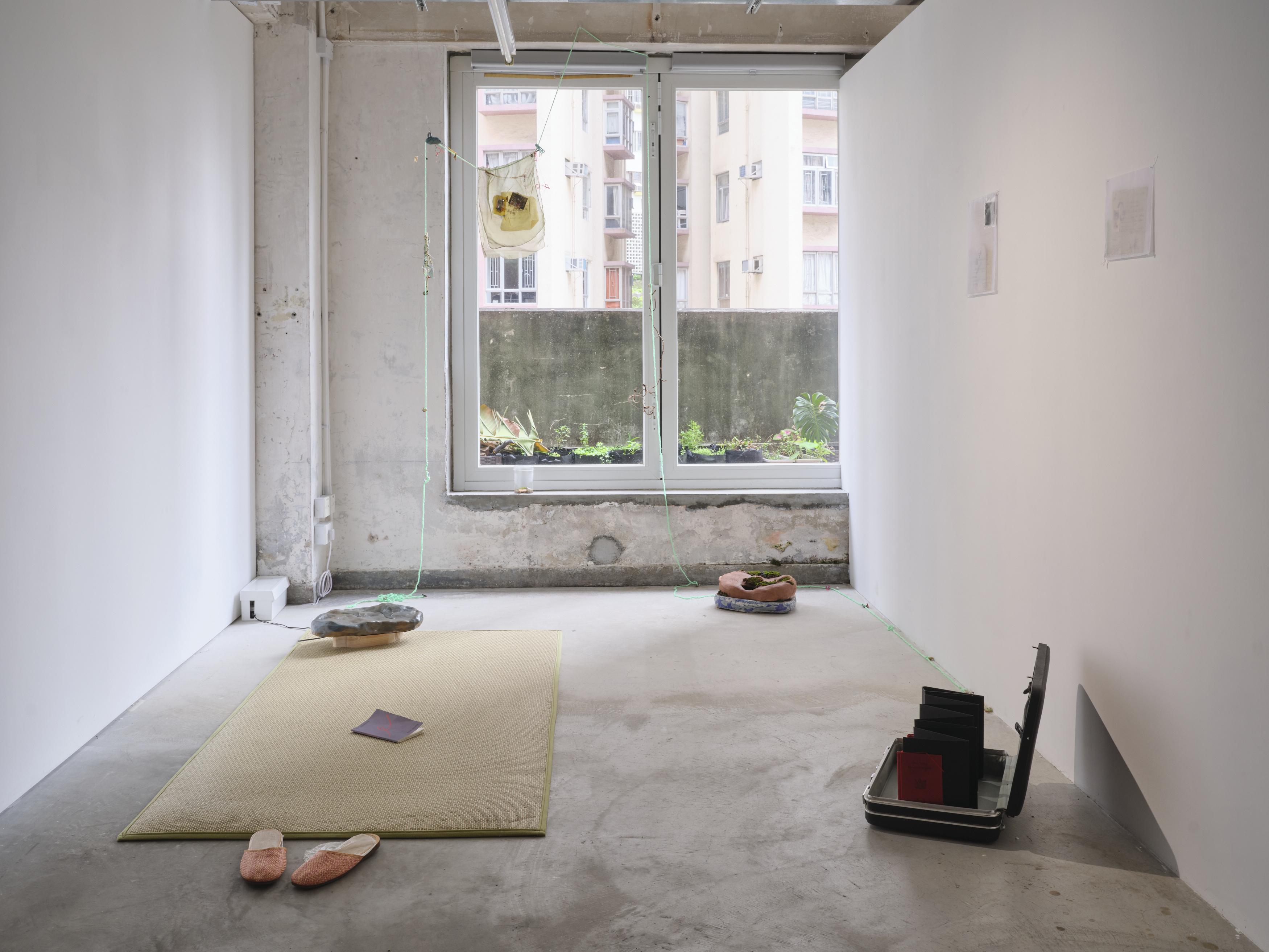 《蟄伏》於《碎⽚拾憶》展中整個裝置。