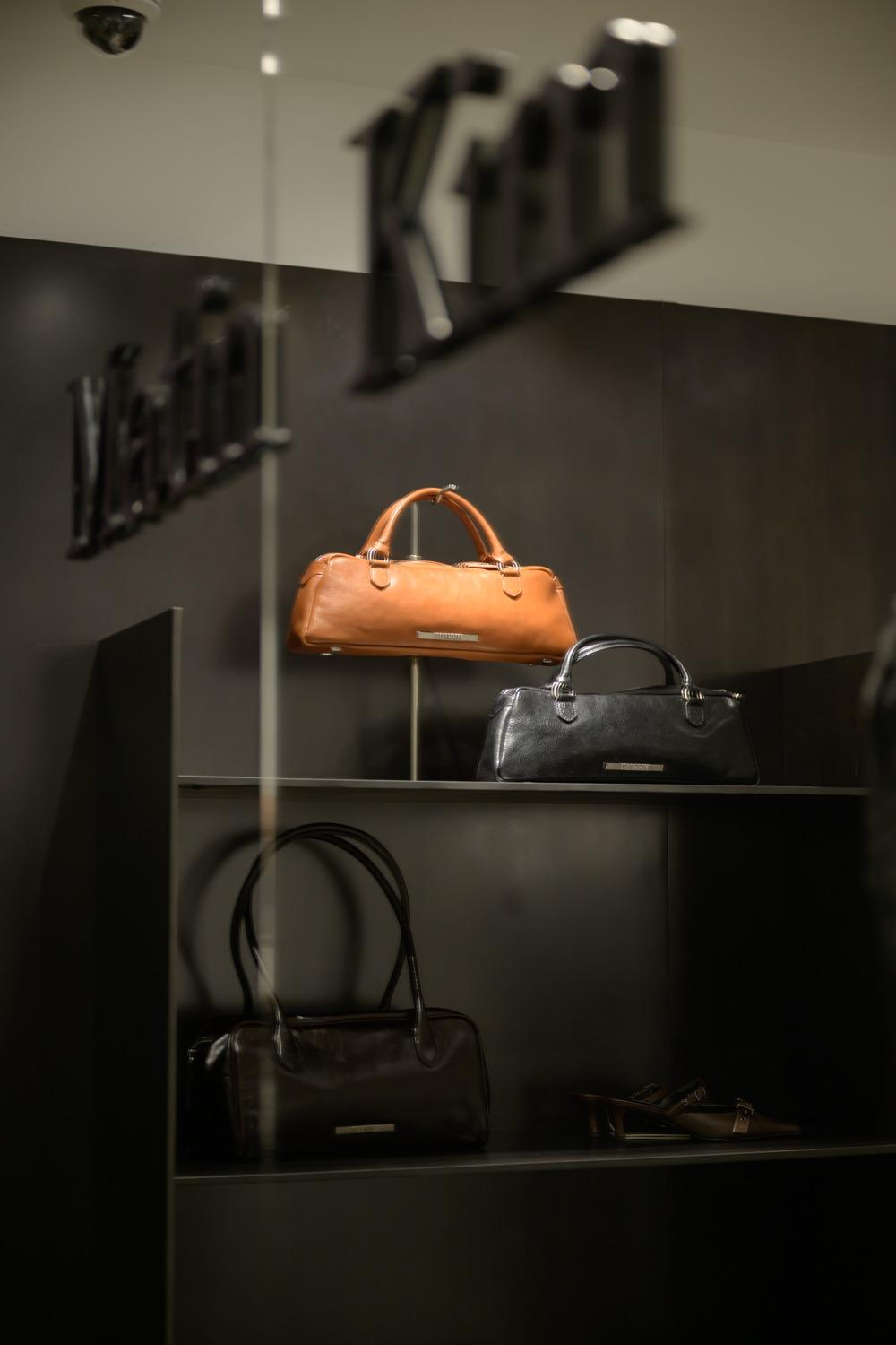 Matin Kim首間專門店登陸銅鑼灣,裝橫以首爾專門店為藍本,採用品牌一貫粗獷、自由和自然美學。