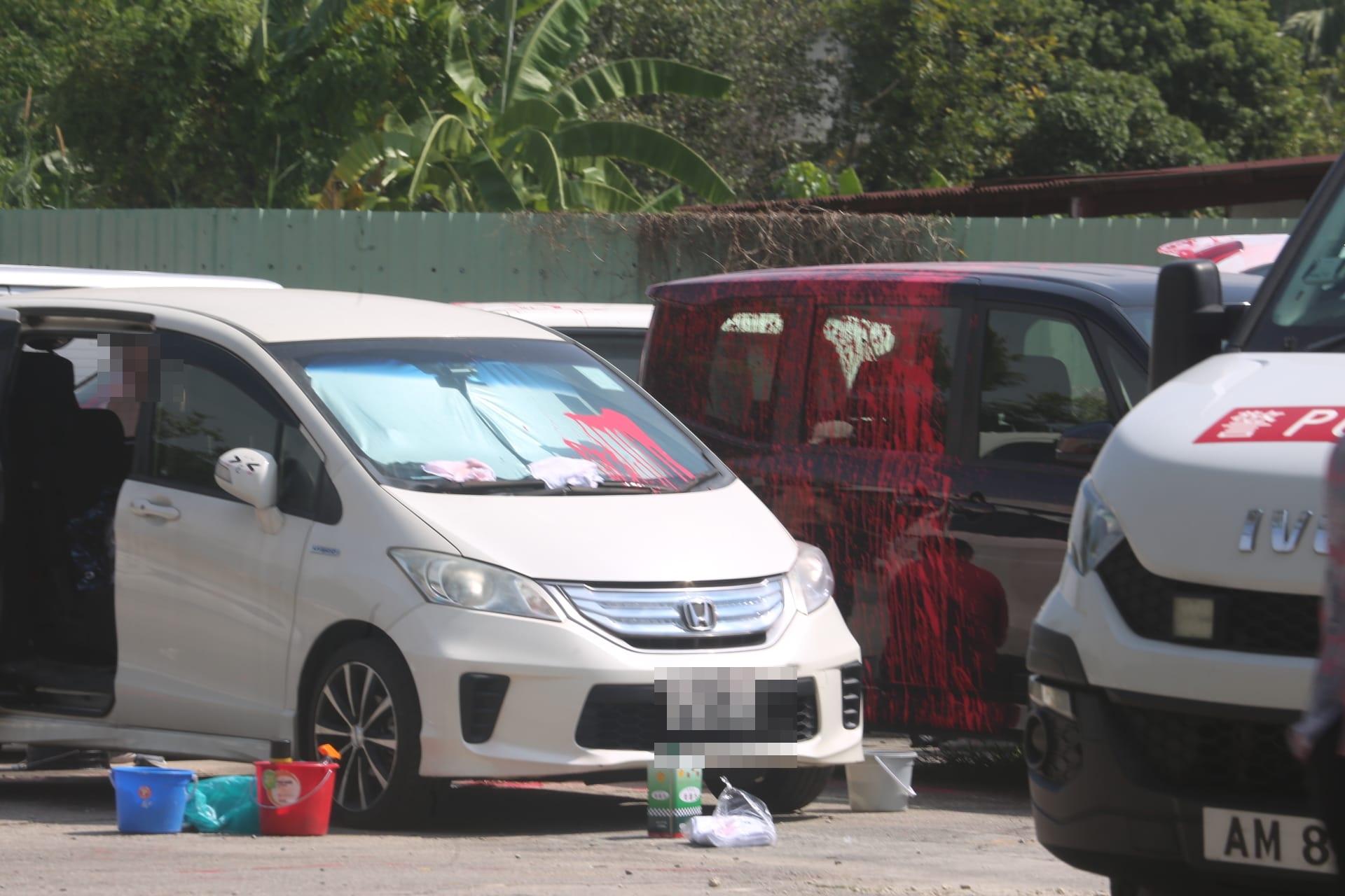 粉嶺兩個露天停車場有70多輛車遭刑毀。