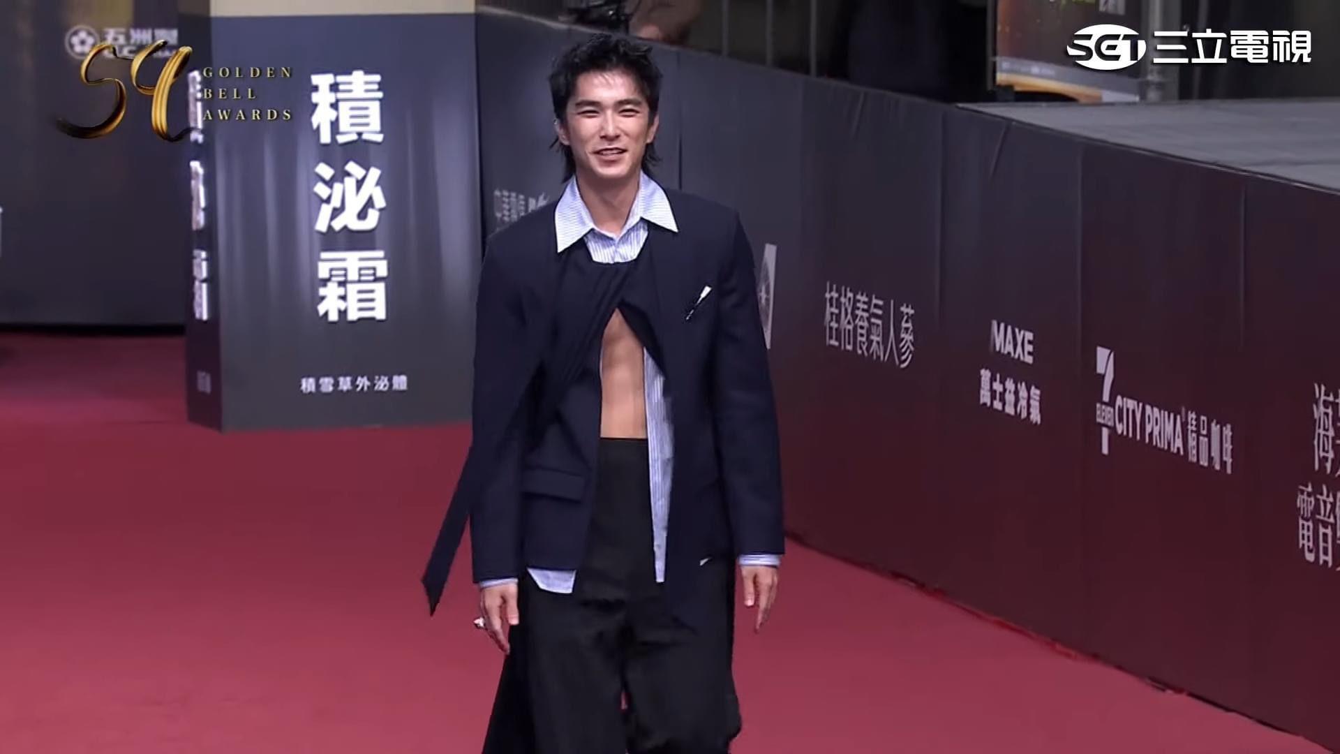 入圍「戲劇節目男主角」的曾敬驊,同樣露肉取勝。