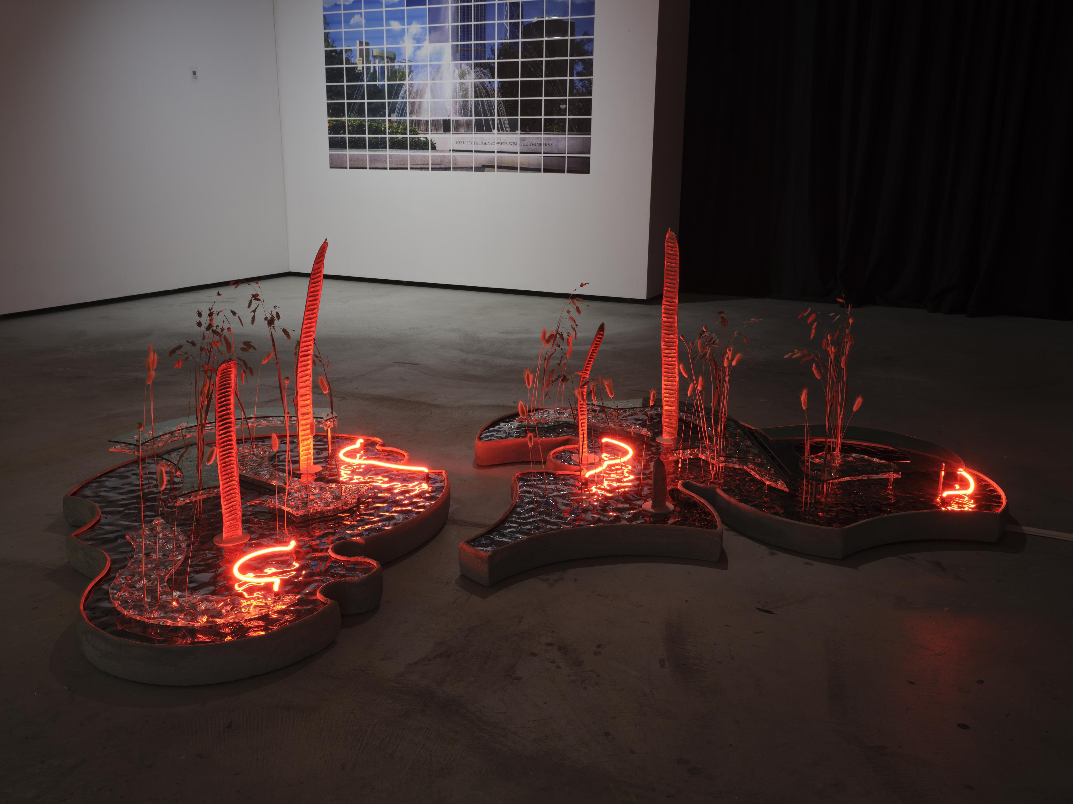 《碎⽚拾憶》內的裝置作品。