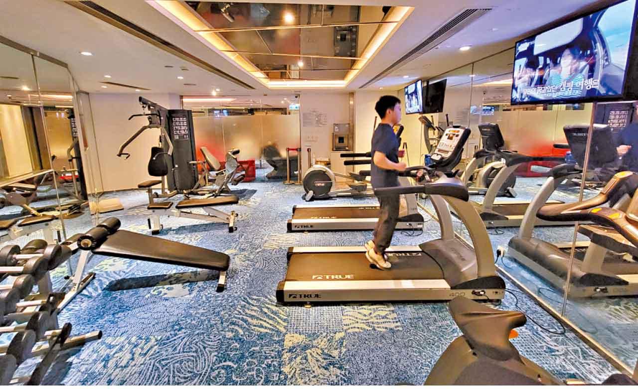 富豪東方酒店轉作青年宿舍