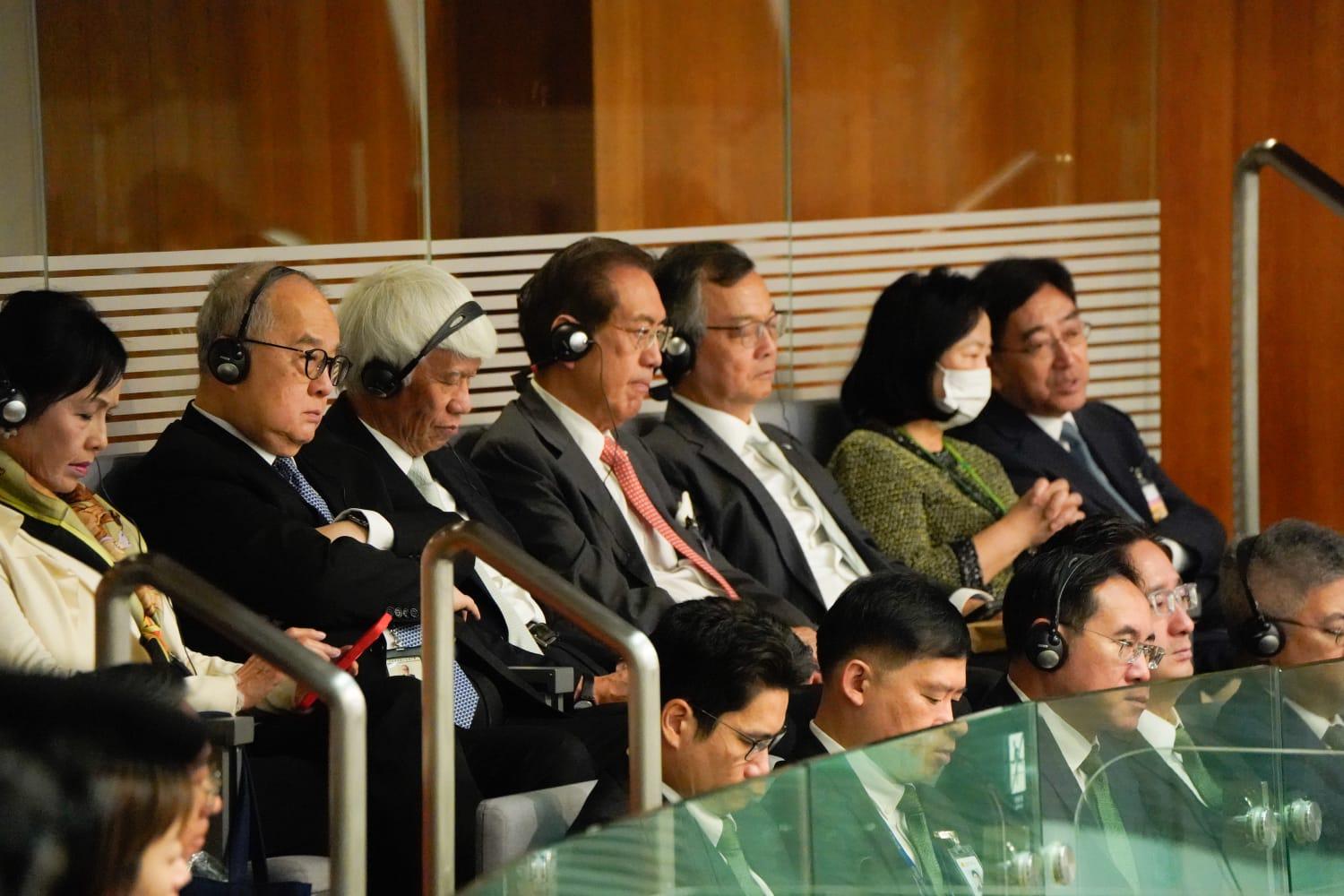 施政報告2024|張宇人不敵睡意 行會成員亦失焦閉目養神|Ray Online(吳康琦攝)