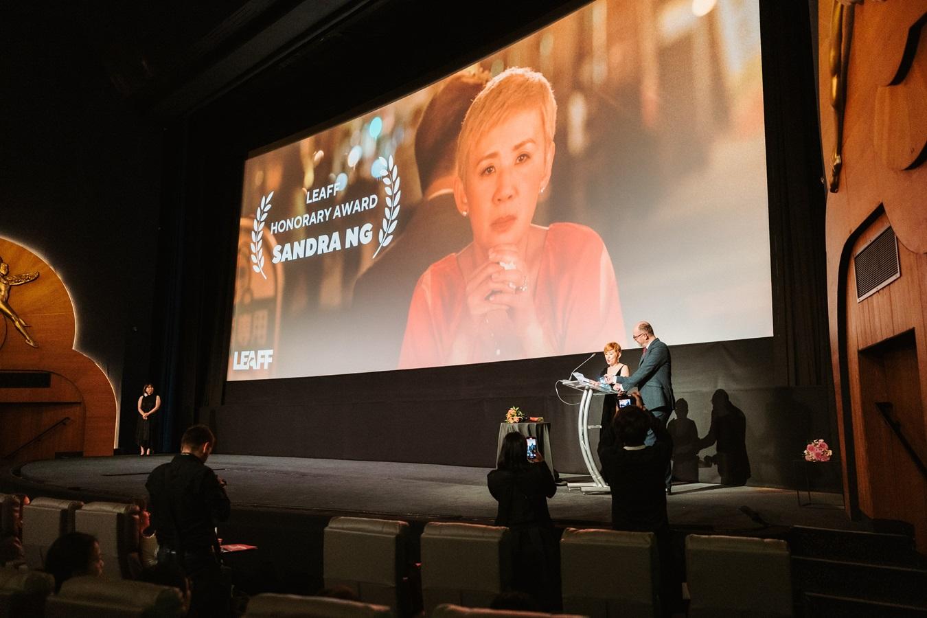 吳君如獲第9屆倫敦東亞電影節獲頒發榮譽獎 (Honorary Award),親赴倫敦領獎。