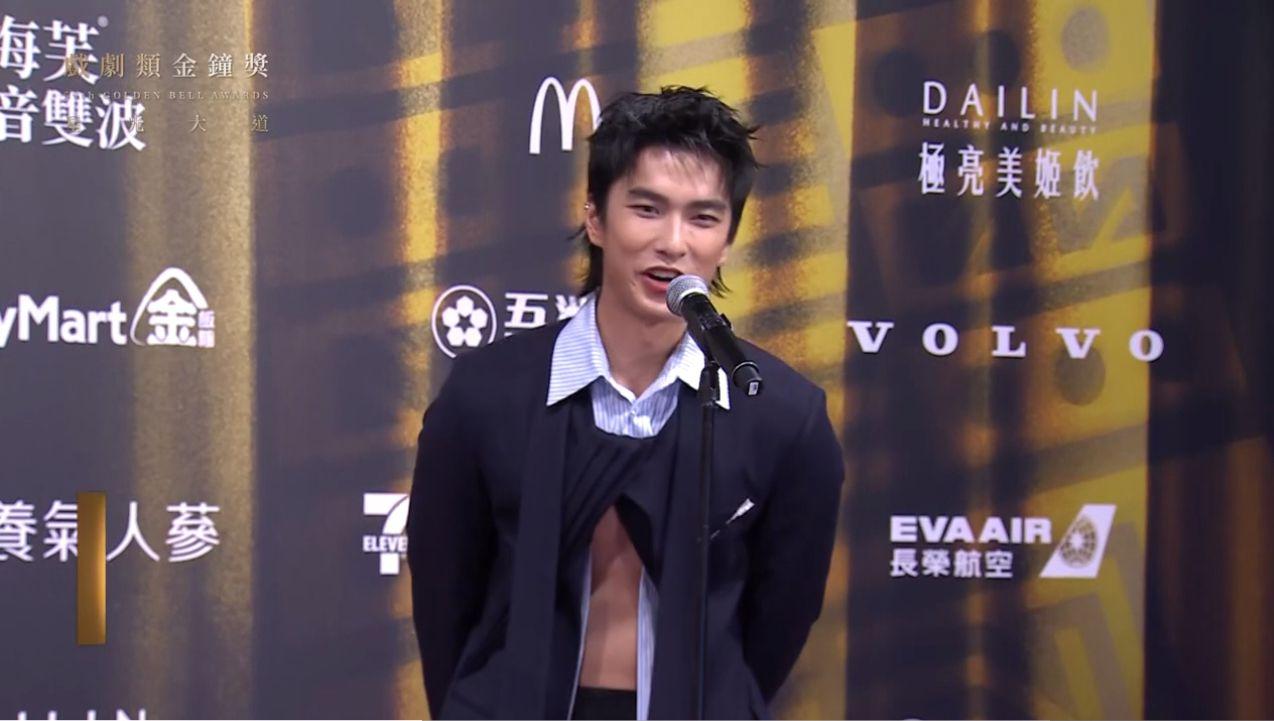 曾敬驊以性感中空西裝登上紅毯,腹肌吸睛。