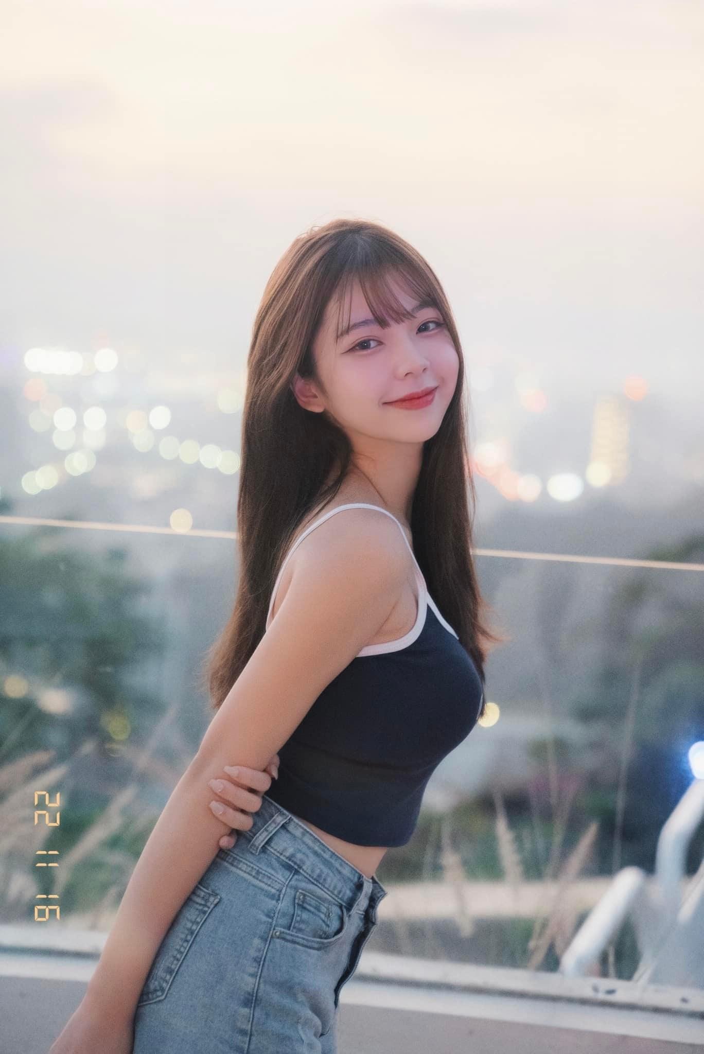 台灣網紅許悅因不認識HUNTER×HUNTER》角色小岡,成為網上熱話主角。