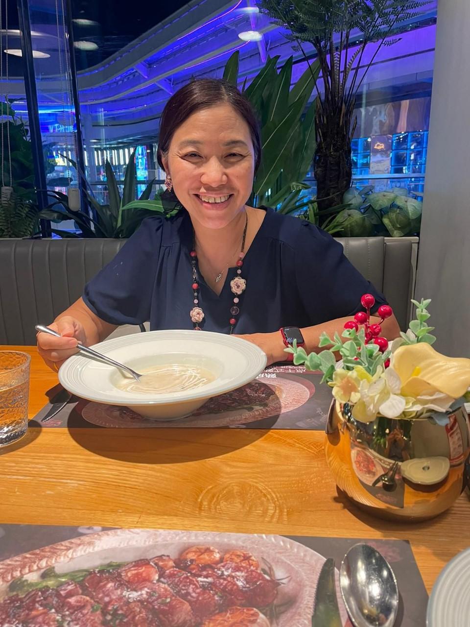 國內衣食住行的性價比高,對於不用上班的老友記,特別吸引。