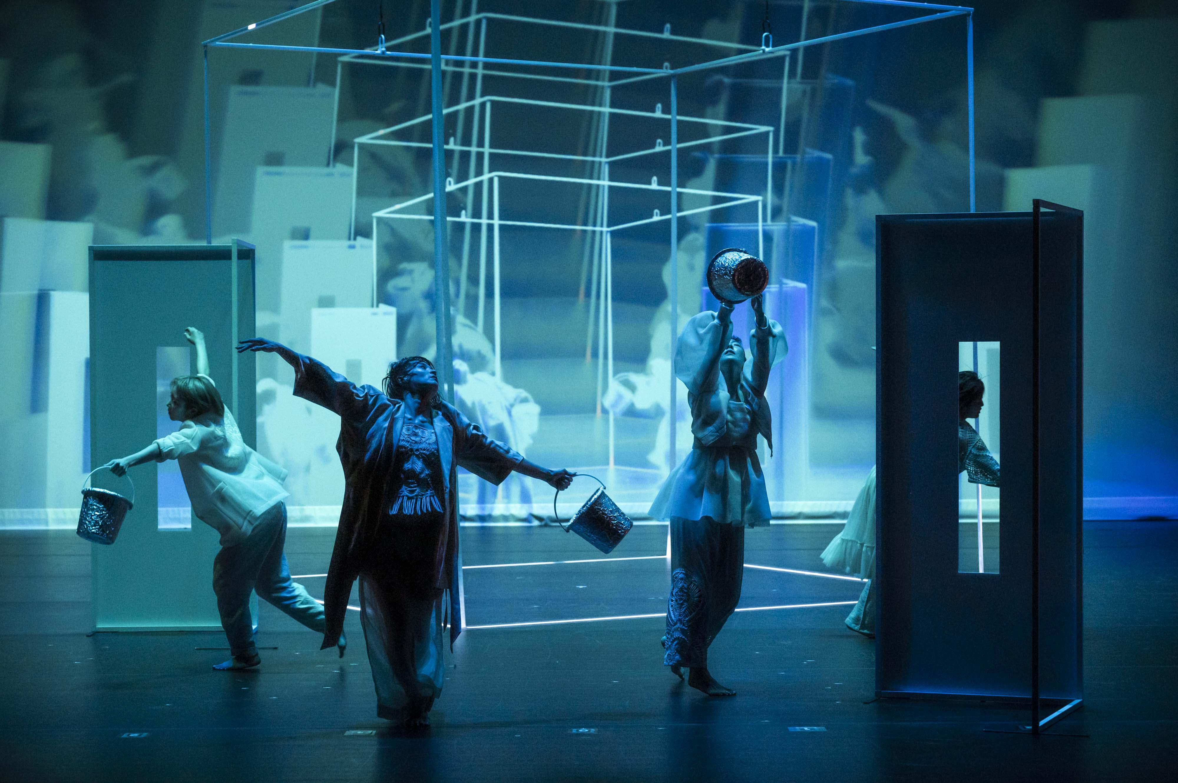 Photo by Takeshi Yao